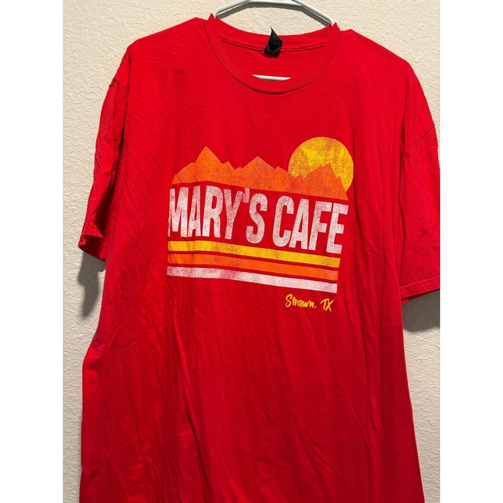 #B- 024- Mary's Cafe Strawn TX Graphic T-Shirt Red Mens 2XL  Retro Sunset Tee